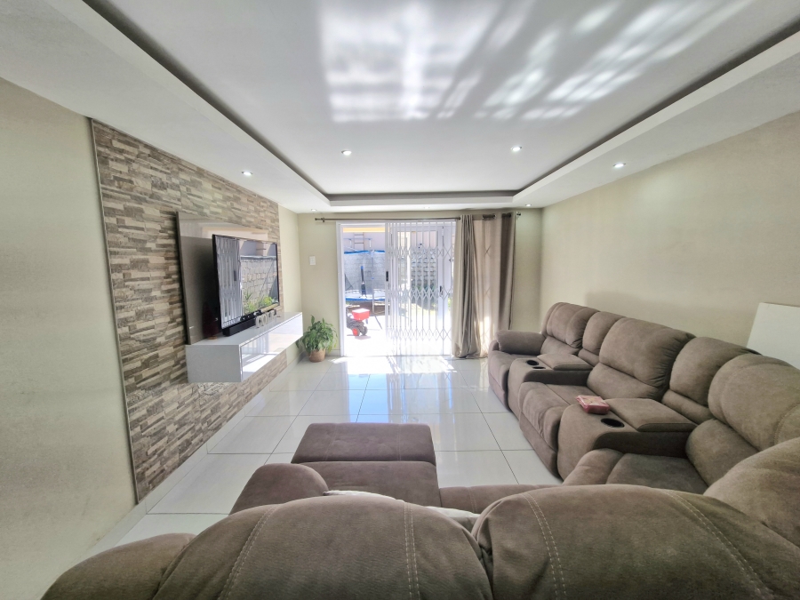 3 Bedroom Property for Sale in Caneside KwaZulu-Natal