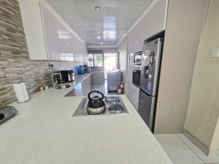3 Bedroom Property for Sale in Caneside KwaZulu-Natal