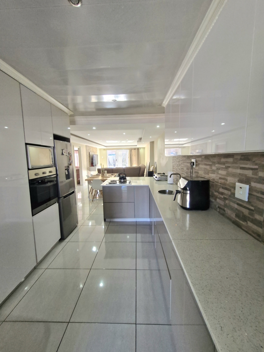 3 Bedroom Property for Sale in Caneside KwaZulu-Natal