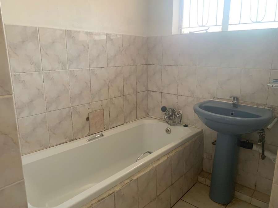 2 Bedroom Property for Sale in Empangeni Central KwaZulu-Natal