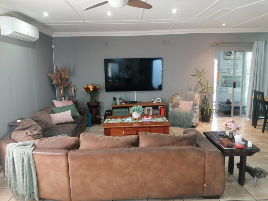4 Bedroom Property for Sale in Veld En Vlei KwaZulu-Natal