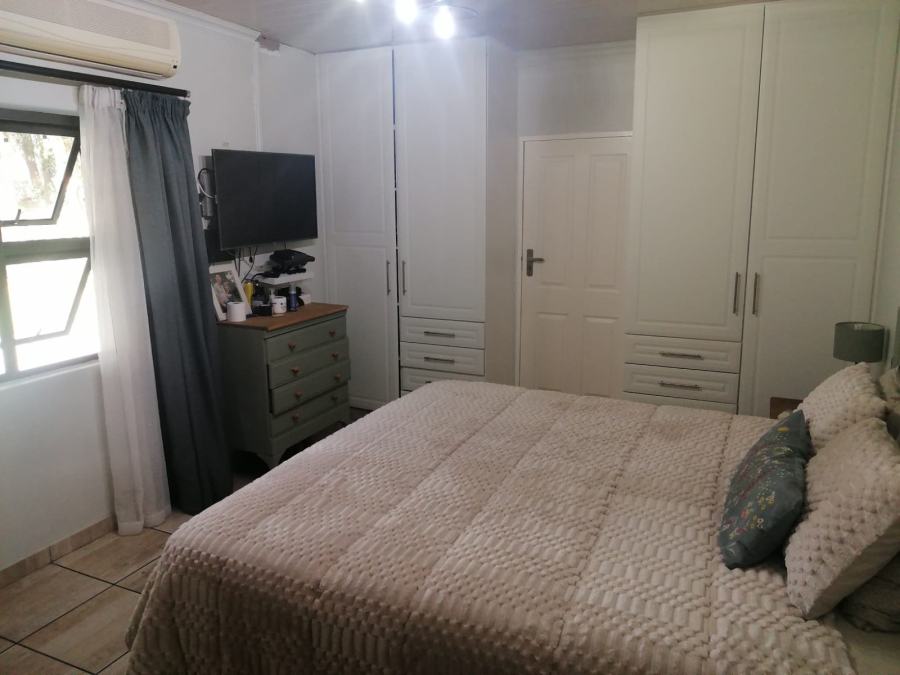 4 Bedroom Property for Sale in Veld En Vlei KwaZulu-Natal