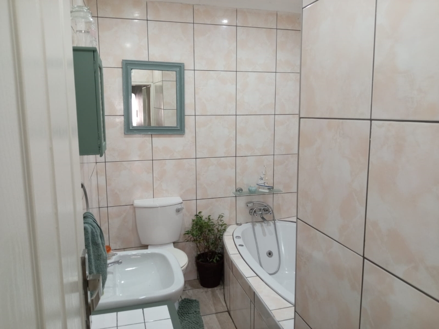 4 Bedroom Property for Sale in Veld En Vlei KwaZulu-Natal