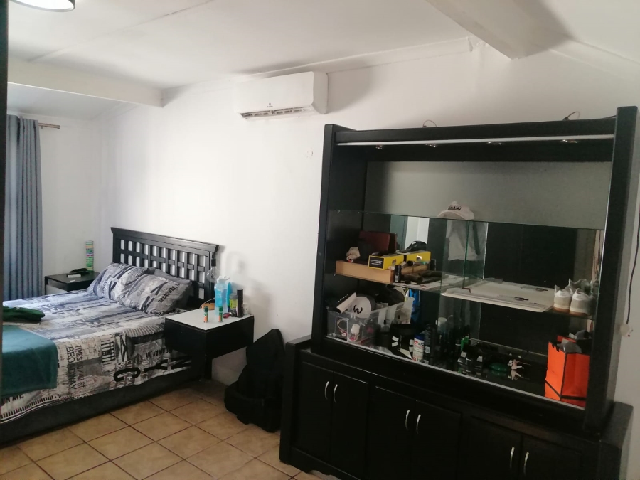 4 Bedroom Property for Sale in Veld En Vlei KwaZulu-Natal