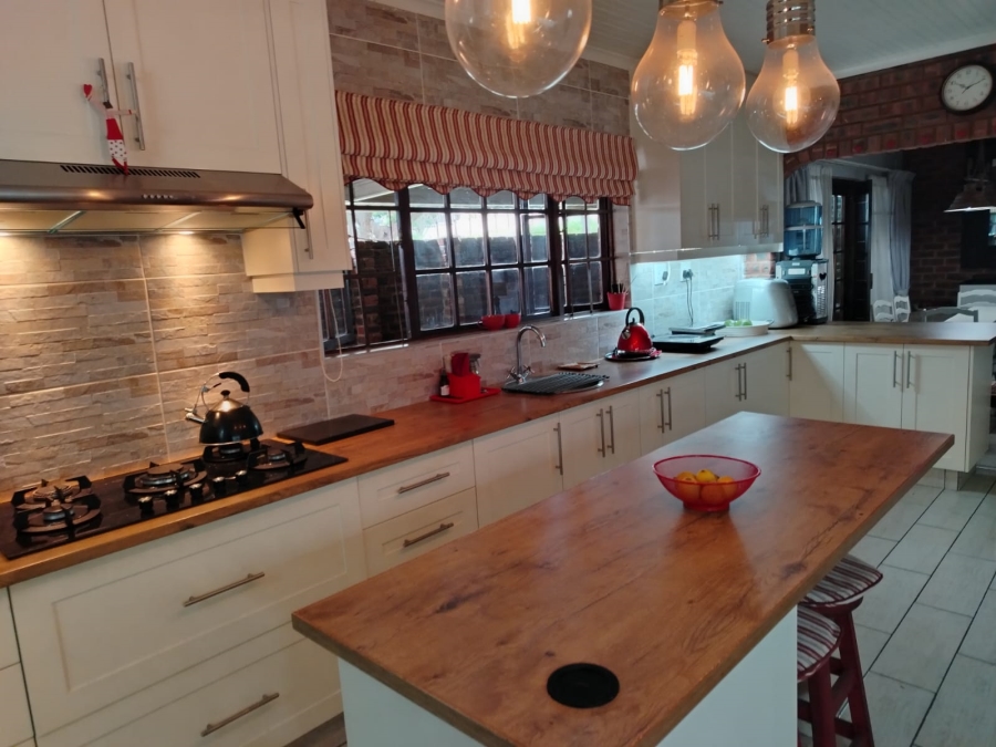 4 Bedroom Property for Sale in Austerville KwaZulu-Natal