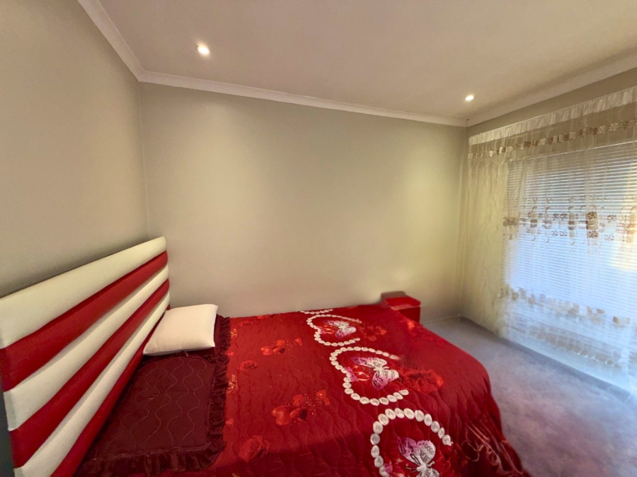 3 Bedroom Property for Sale in Raisethorpe KwaZulu-Natal
