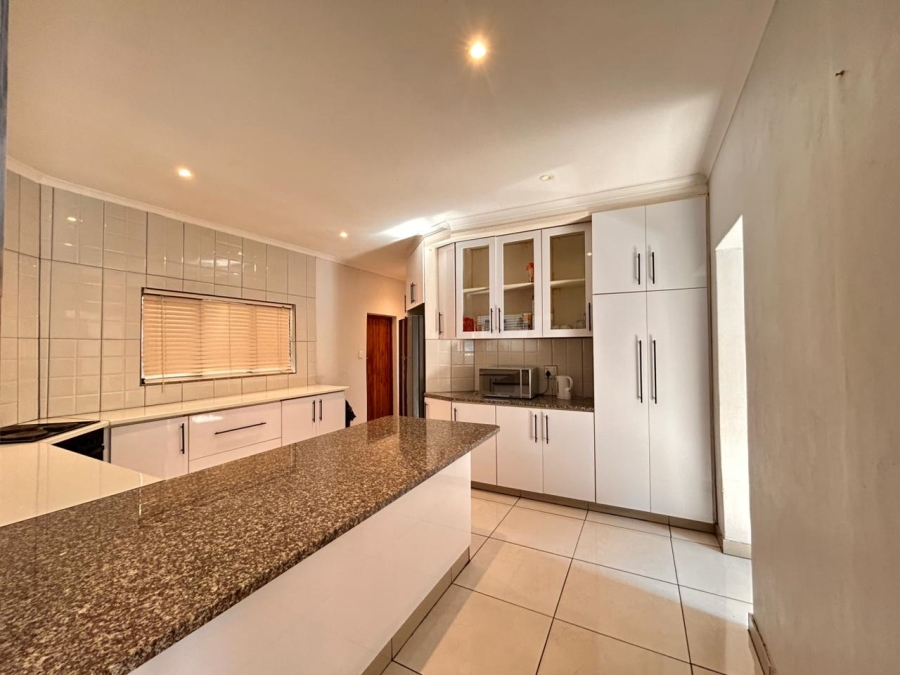7 Bedroom Property for Sale in Meer En See KwaZulu-Natal