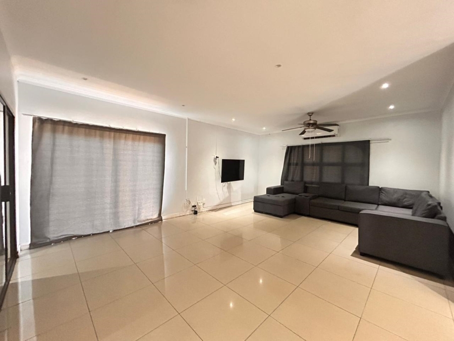 7 Bedroom Property for Sale in Meer En See KwaZulu-Natal