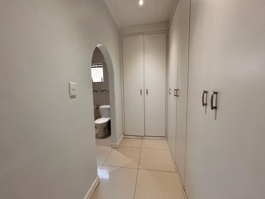 7 Bedroom Property for Sale in Meer En See KwaZulu-Natal