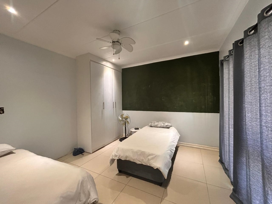 7 Bedroom Property for Sale in Meer En See KwaZulu-Natal