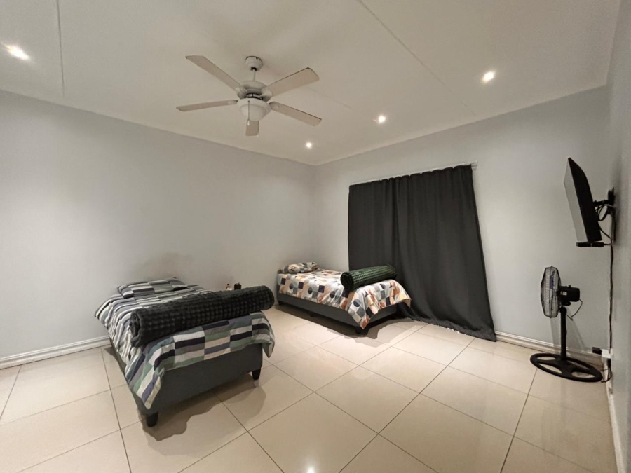 7 Bedroom Property for Sale in Meer En See KwaZulu-Natal