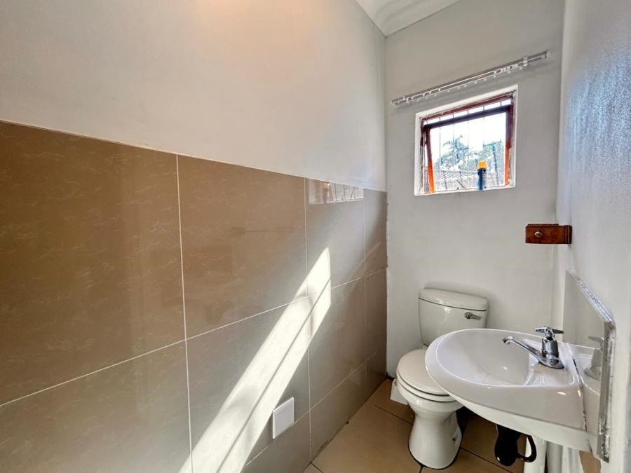 7 Bedroom Property for Sale in Meer En See KwaZulu-Natal