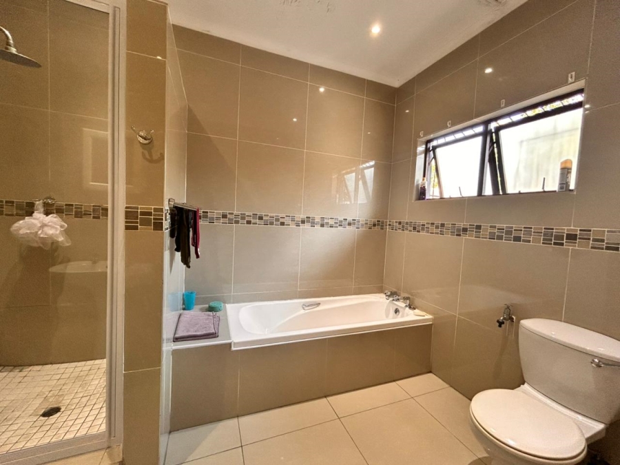 7 Bedroom Property for Sale in Meer En See KwaZulu-Natal