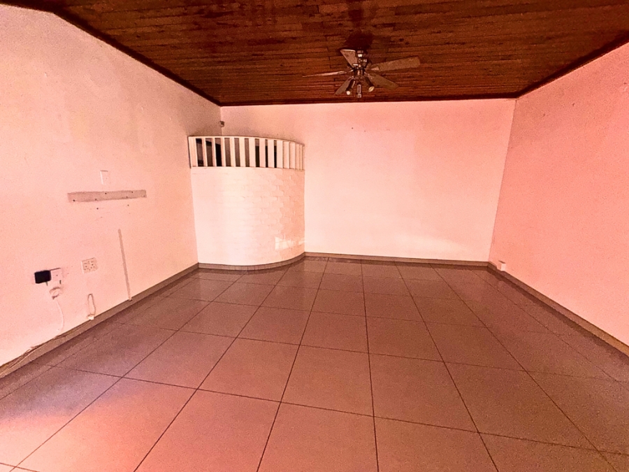 5 Bedroom Property for Sale in Chasedene KwaZulu-Natal