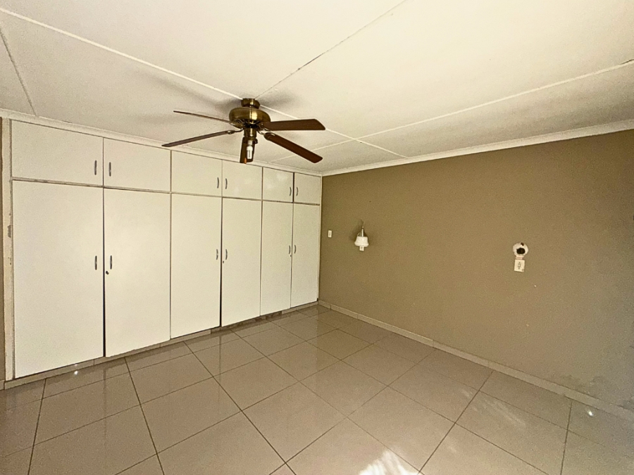 5 Bedroom Property for Sale in Chasedene KwaZulu-Natal