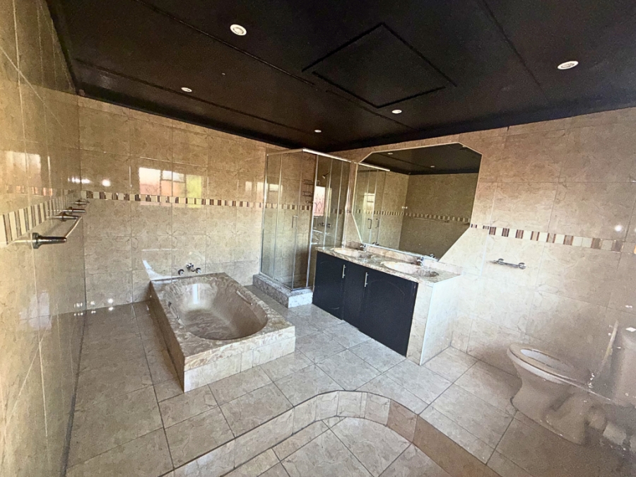 5 Bedroom Property for Sale in Chasedene KwaZulu-Natal