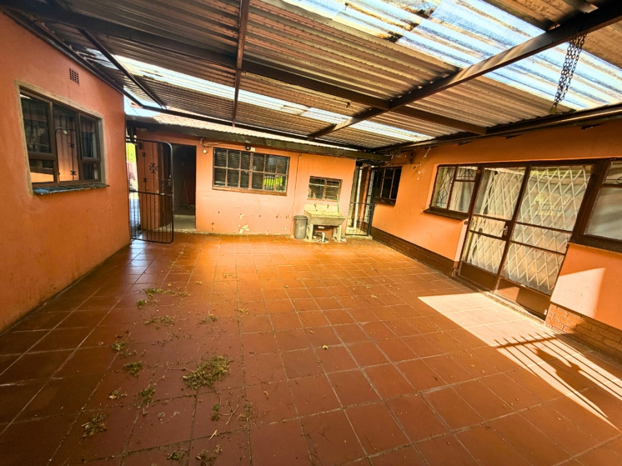 5 Bedroom Property for Sale in Chasedene KwaZulu-Natal