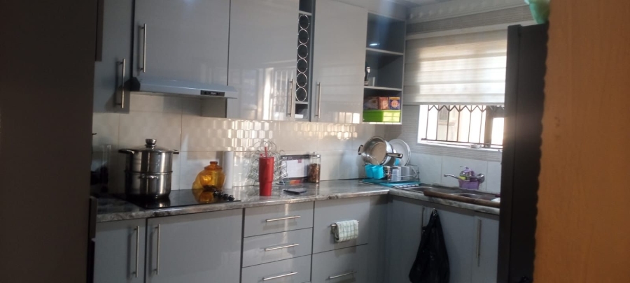 3 Bedroom Property for Sale in Acaciaville KwaZulu-Natal
