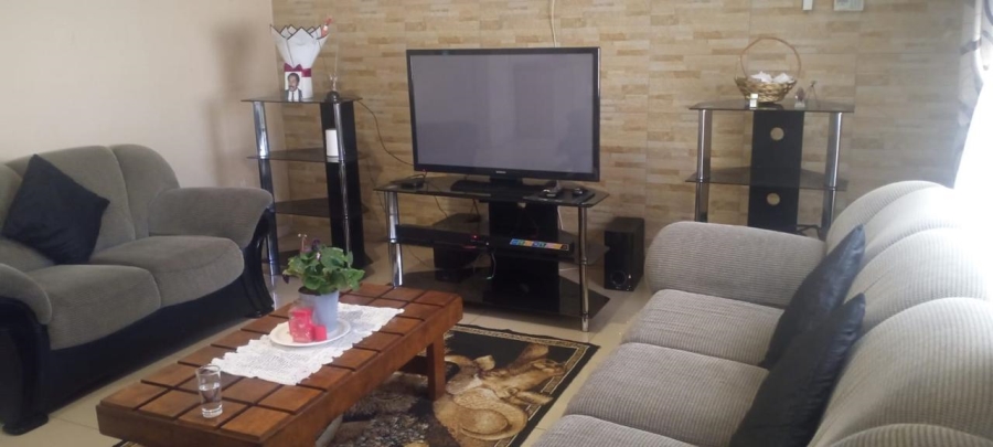 3 Bedroom Property for Sale in Acaciaville KwaZulu-Natal
