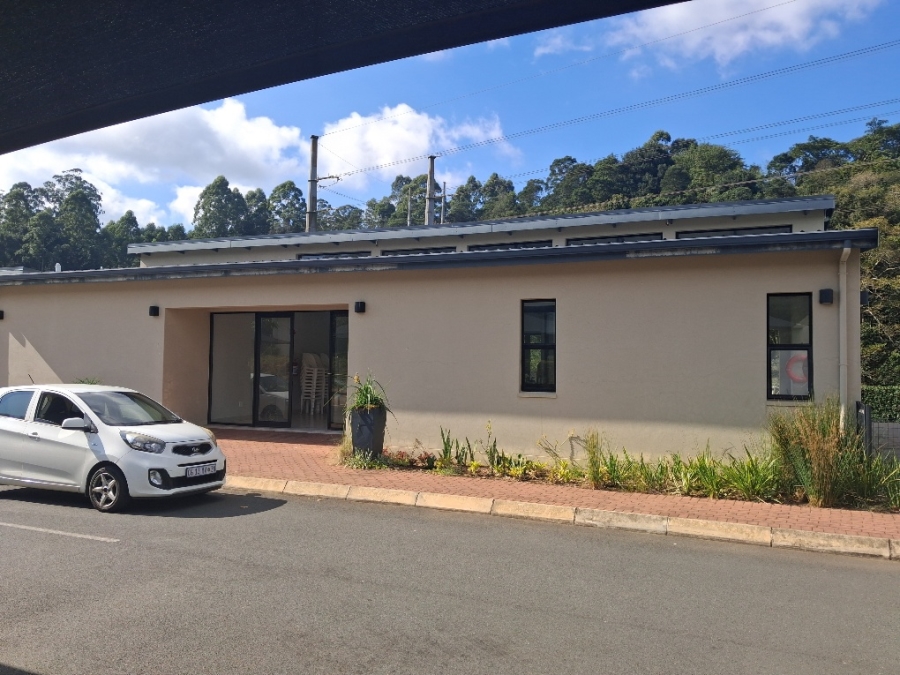 1 Bedroom Property for Sale in Waterfall KwaZulu-Natal