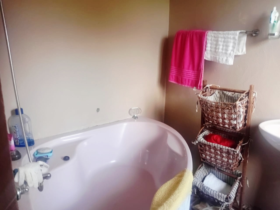 3 Bedroom Property for Sale in Honeydale KwaZulu-Natal