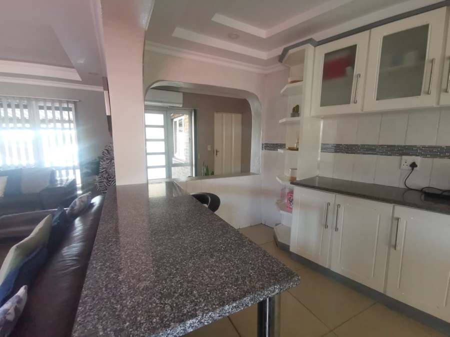 4 Bedroom Property for Sale in Escombe KwaZulu-Natal