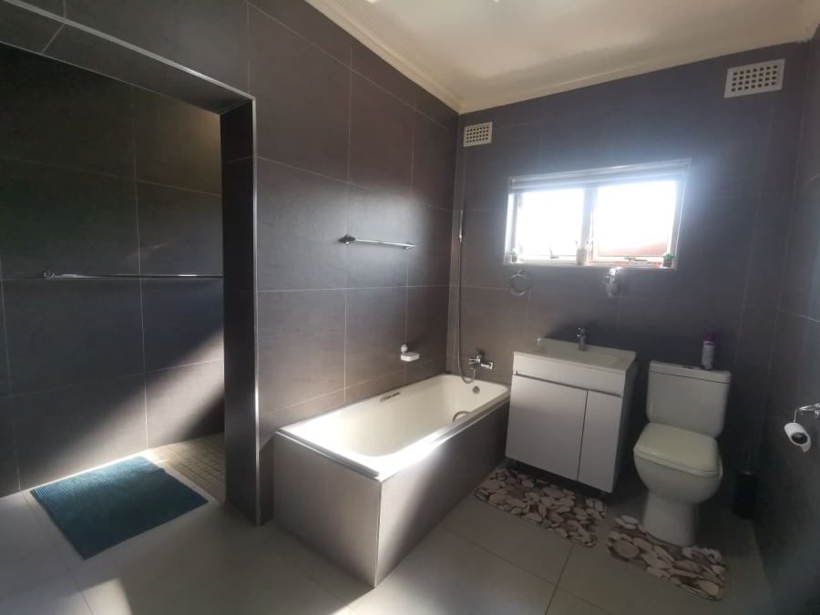 4 Bedroom Property for Sale in Escombe KwaZulu-Natal