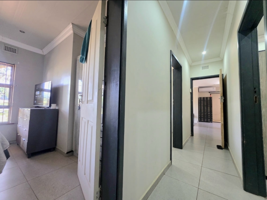 4 Bedroom Property for Sale in Amanzimtoti KwaZulu-Natal