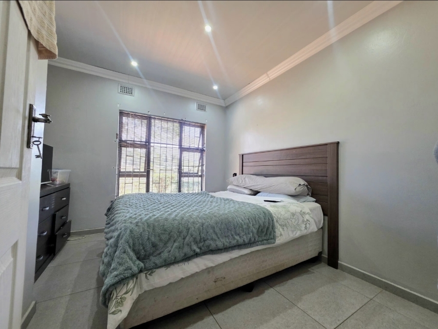4 Bedroom Property for Sale in Amanzimtoti KwaZulu-Natal