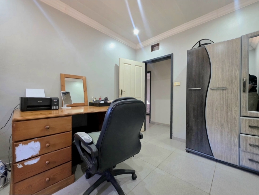 4 Bedroom Property for Sale in Amanzimtoti KwaZulu-Natal