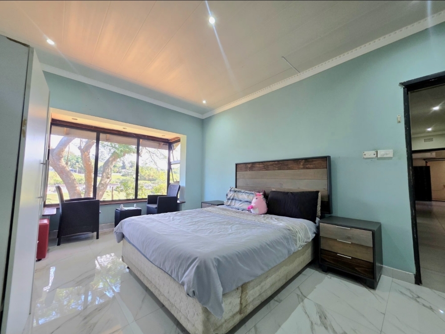 4 Bedroom Property for Sale in Amanzimtoti KwaZulu-Natal