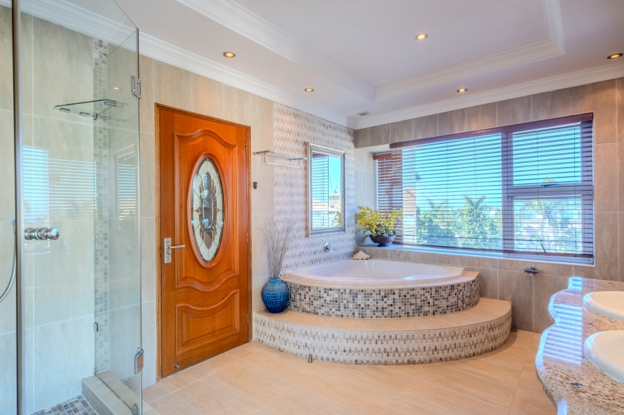 7 Bedroom Property for Sale in Umhlanga KwaZulu-Natal