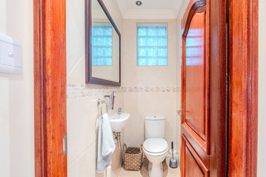 7 Bedroom Property for Sale in Umhlanga KwaZulu-Natal