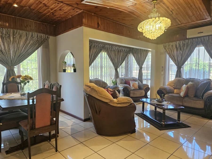4 Bedroom Property for Sale in Pinelands KwaZulu-Natal