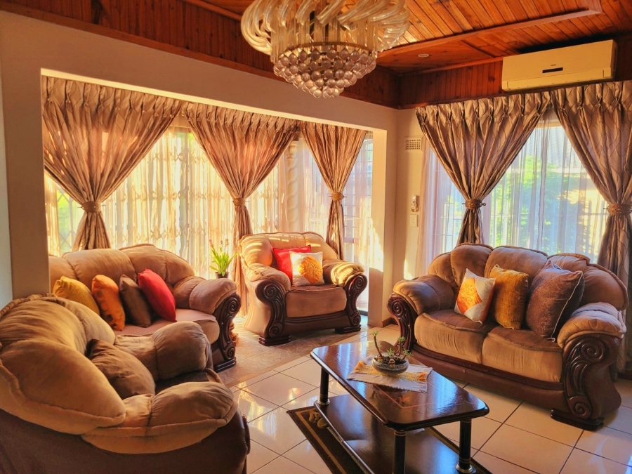 4 Bedroom Property for Sale in Pinelands KwaZulu-Natal