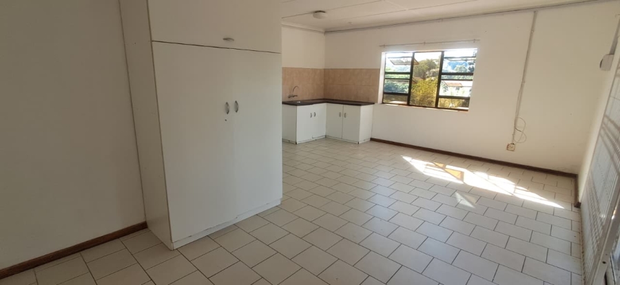 To Let 1 Bedroom Property for Rent in Empangeni Central KwaZulu-Natal