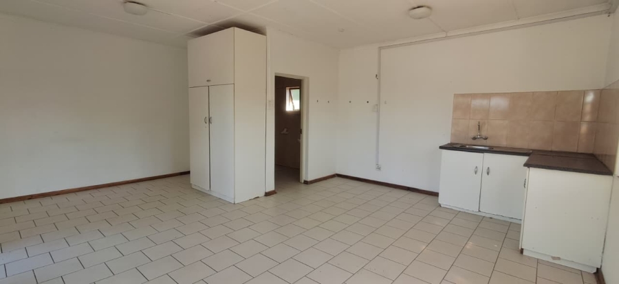 To Let 1 Bedroom Property for Rent in Empangeni Central KwaZulu-Natal