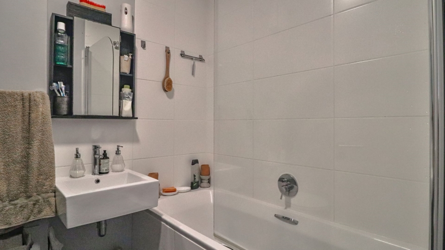 2 Bedroom Property for Sale in Umbogintwini KwaZulu-Natal