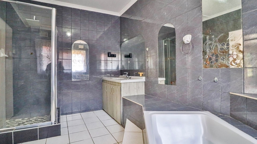 4 Bedroom Property for Sale in St Winifreds KwaZulu-Natal