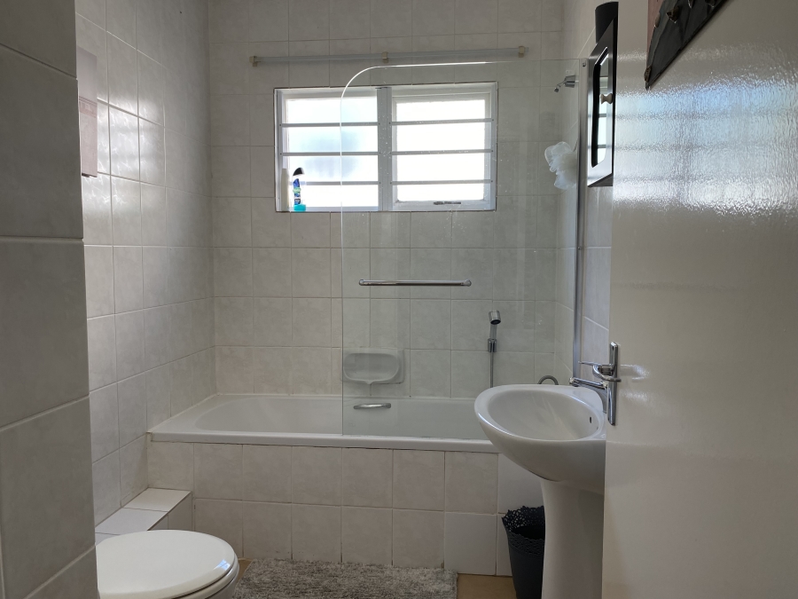 To Let 3 Bedroom Property for Rent in Deepdale KwaZulu-Natal
