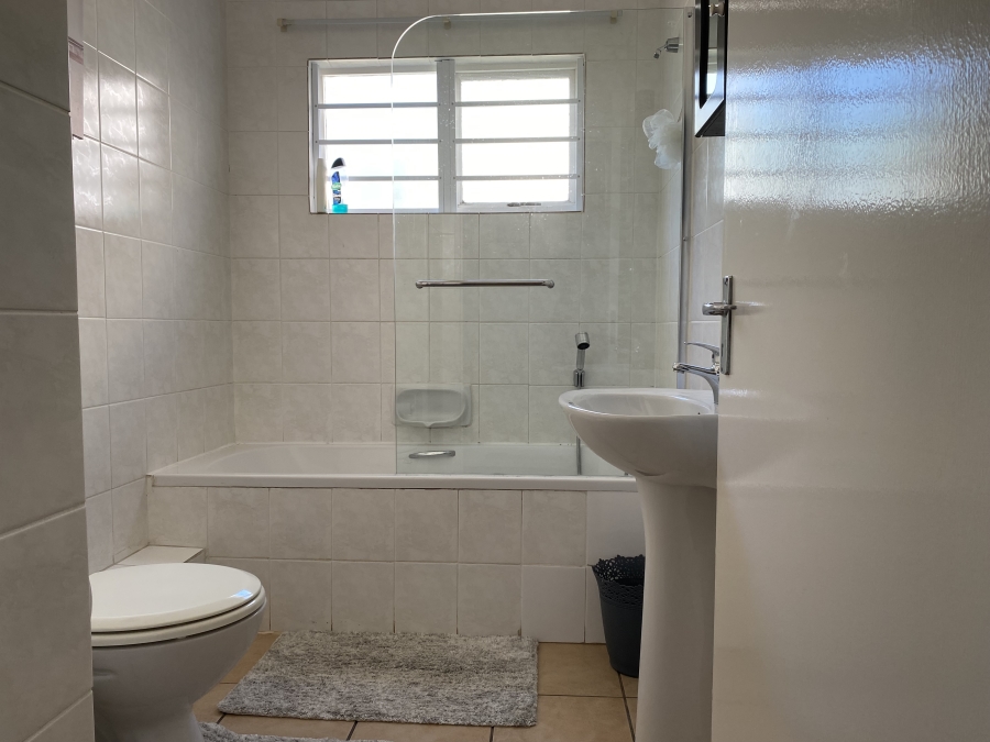 To Let 3 Bedroom Property for Rent in Deepdale KwaZulu-Natal