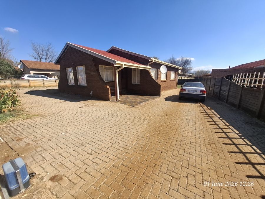 3 Bedroom Property for Sale in Lenville KwaZulu-Natal