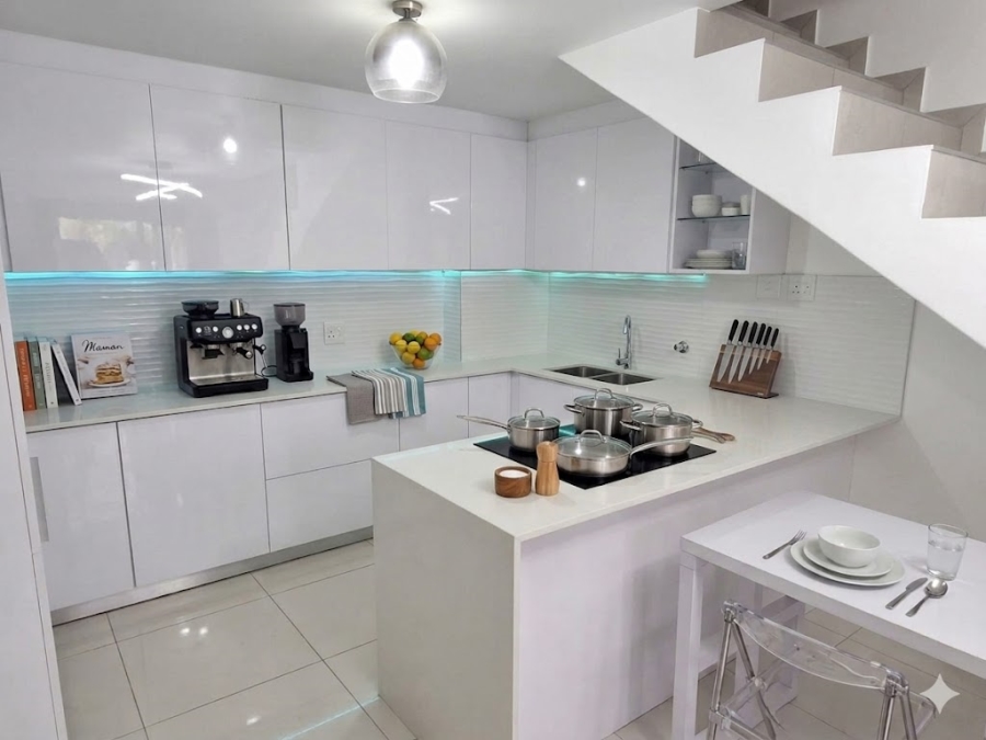 1 Bedroom Property for Sale in Essenwood KwaZulu-Natal