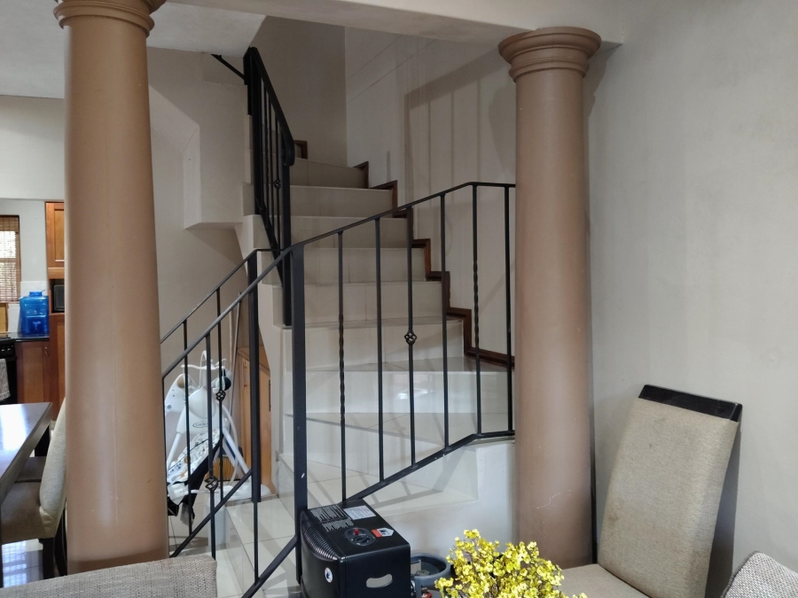 2 Bedroom Property for Sale in Hillcrest Central KwaZulu-Natal