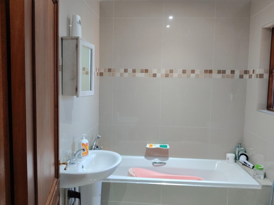 2 Bedroom Property for Sale in Hillcrest Central KwaZulu-Natal