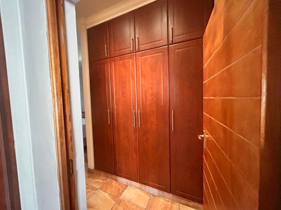 9 Bedroom Property for Sale in Meer En See KwaZulu-Natal