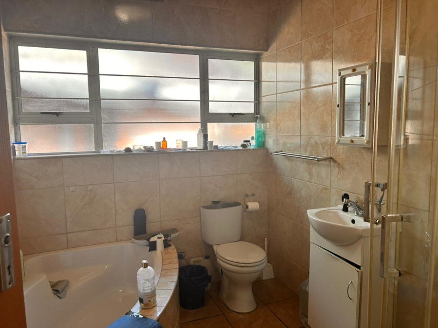 9 Bedroom Property for Sale in Meer En See KwaZulu-Natal