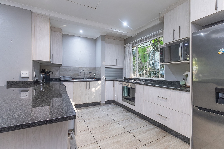 4 Bedroom Property for Sale in Dawncliffe KwaZulu-Natal