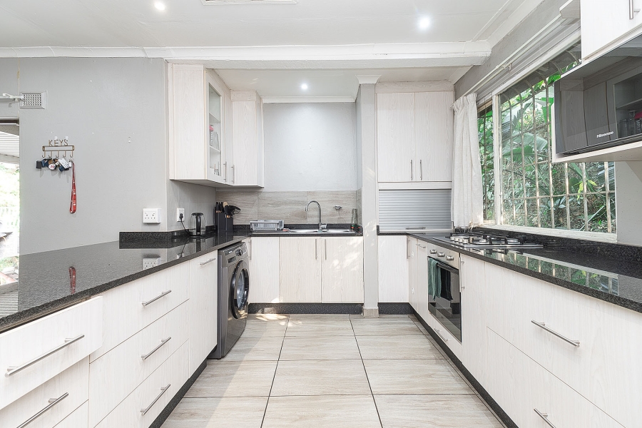 4 Bedroom Property for Sale in Dawncliffe KwaZulu-Natal