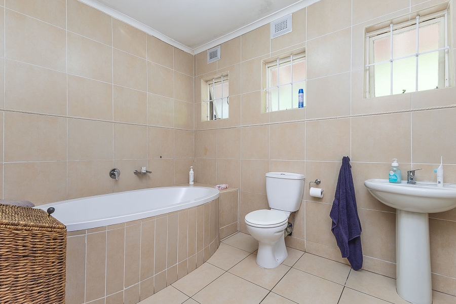 4 Bedroom Property for Sale in Dawncliffe KwaZulu-Natal